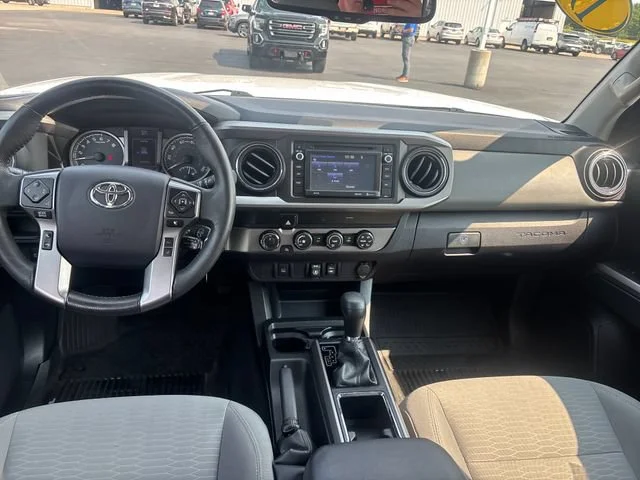 Used 2019 White Toyota SR5 V6 image 15