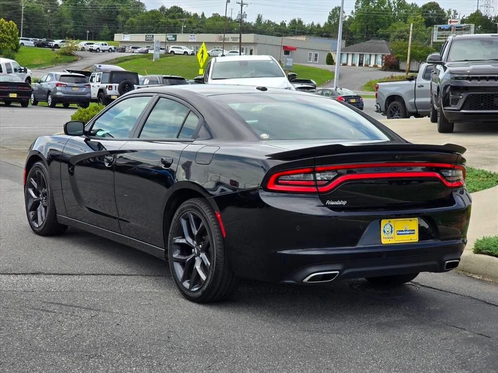 Used 2022 Black Dodge SXT image 24