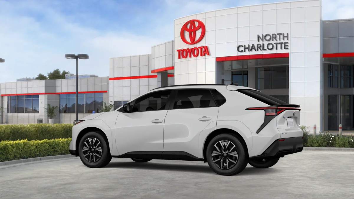 New 2026 Wind Chill Pearl Toyota XLE image 70