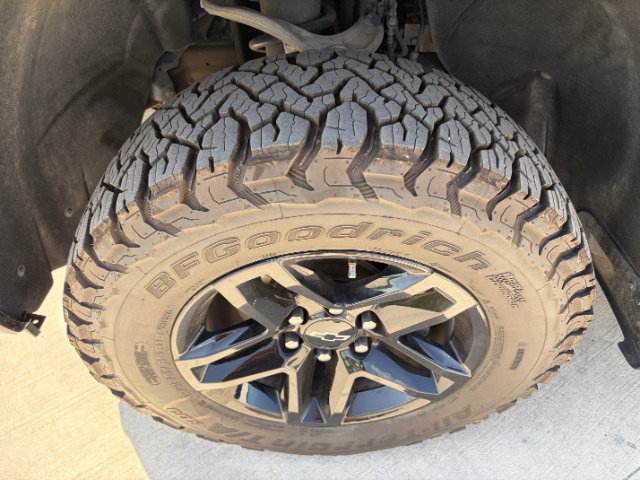 Used 2022 Summit White Chevrolet LT Trail Boss image 9