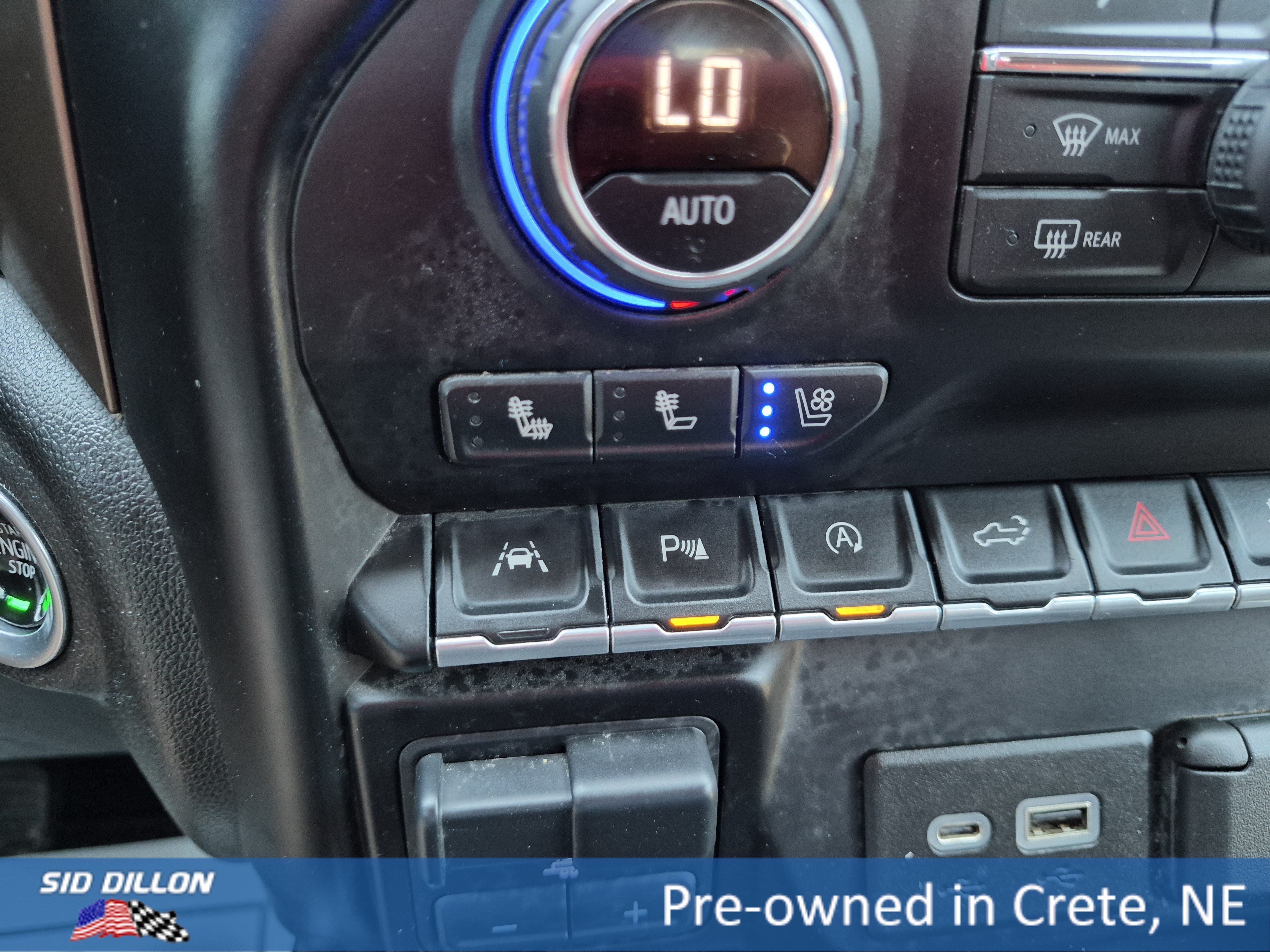 Used 2021 Iridescent Pearl Tricoat Chevrolet High Country image 13