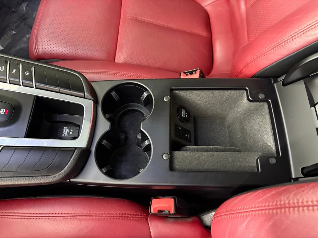 Used 2018 White Porsche Base image 39
