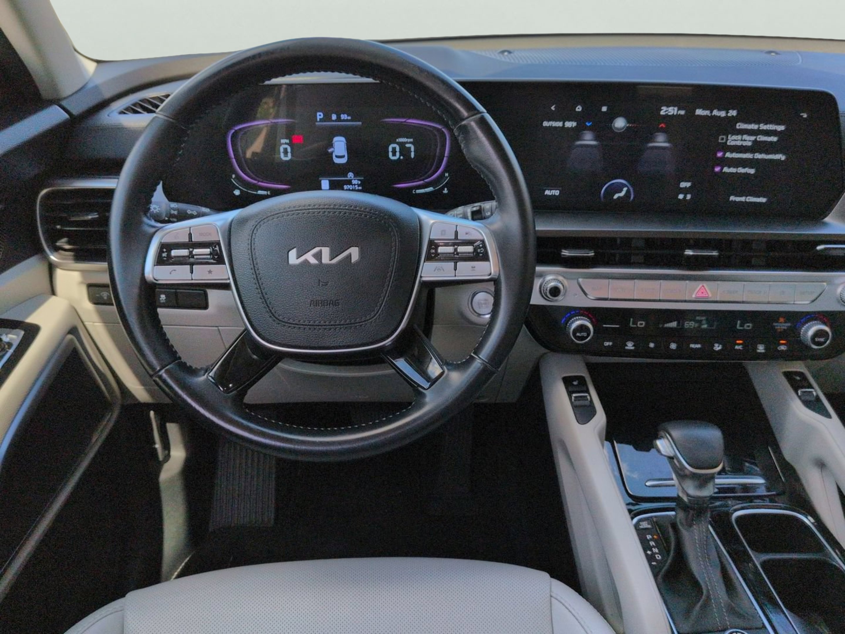 Certified Used 2024 Glacial White Pearl Kia S image 17