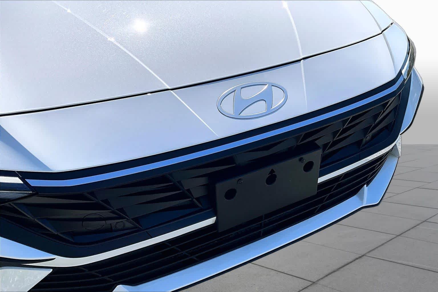Used 2026 Serenity White Hyundai SEL Sport image 29