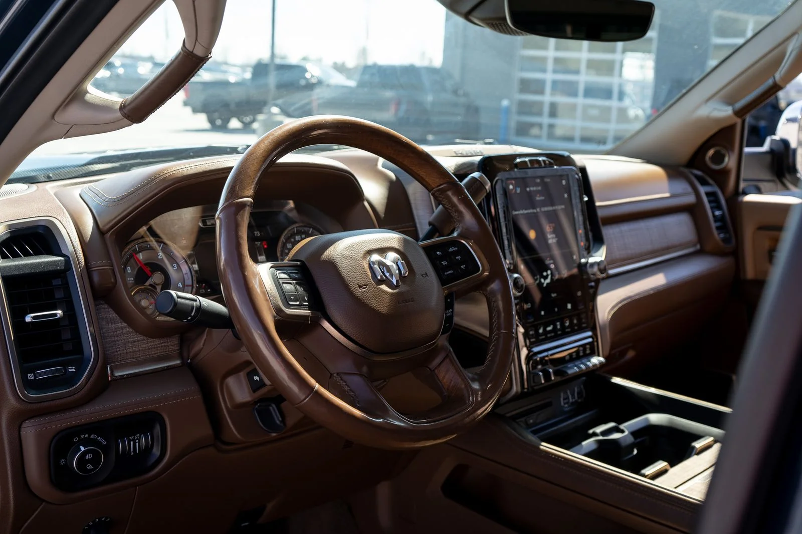 Used 2019 Blue Ram Laramie Longhorn image 17