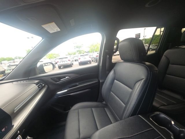 Used 2025 Gray Chevrolet LT image 20