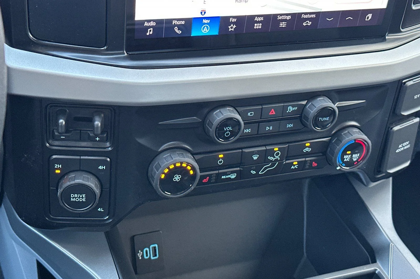 New 2026 Oxford White Ford F-350® XLT image 19