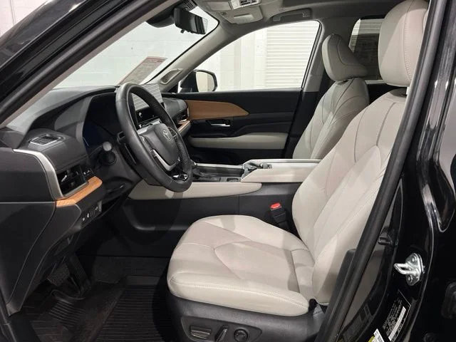Used 2024 Black Toyota Platinum image 9