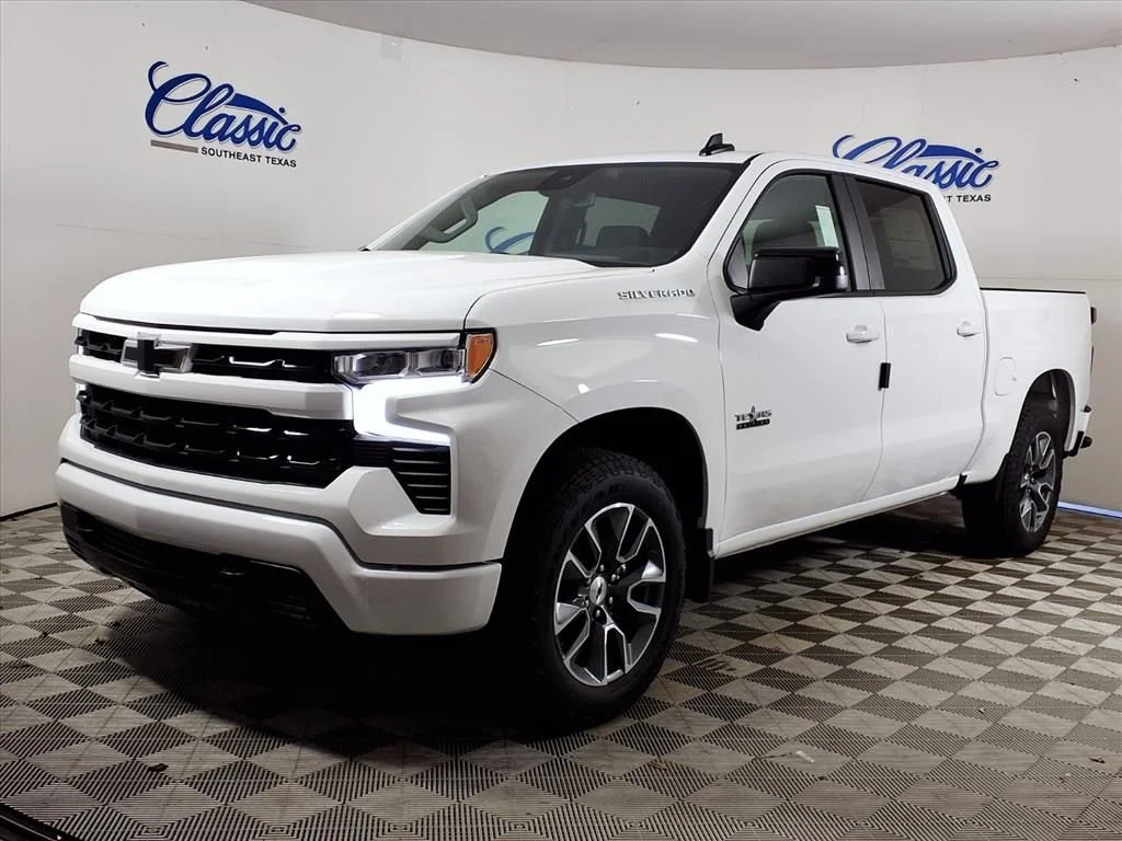 New 2026 Summit White Chevrolet RST image 17