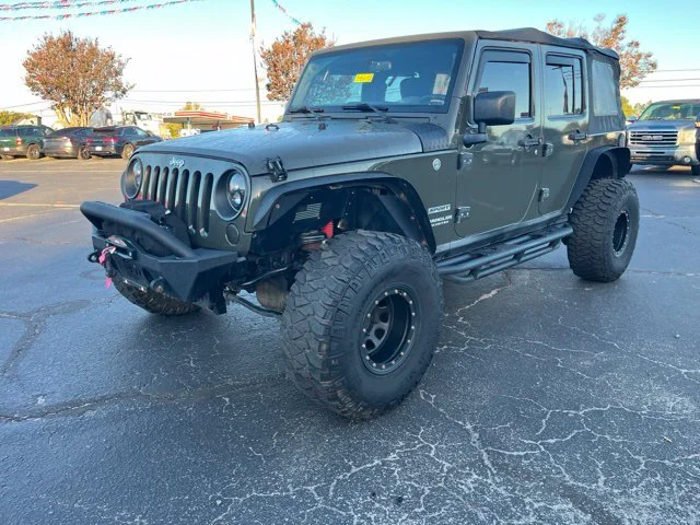Used 2016  Jeep Unlimited Sport image 37