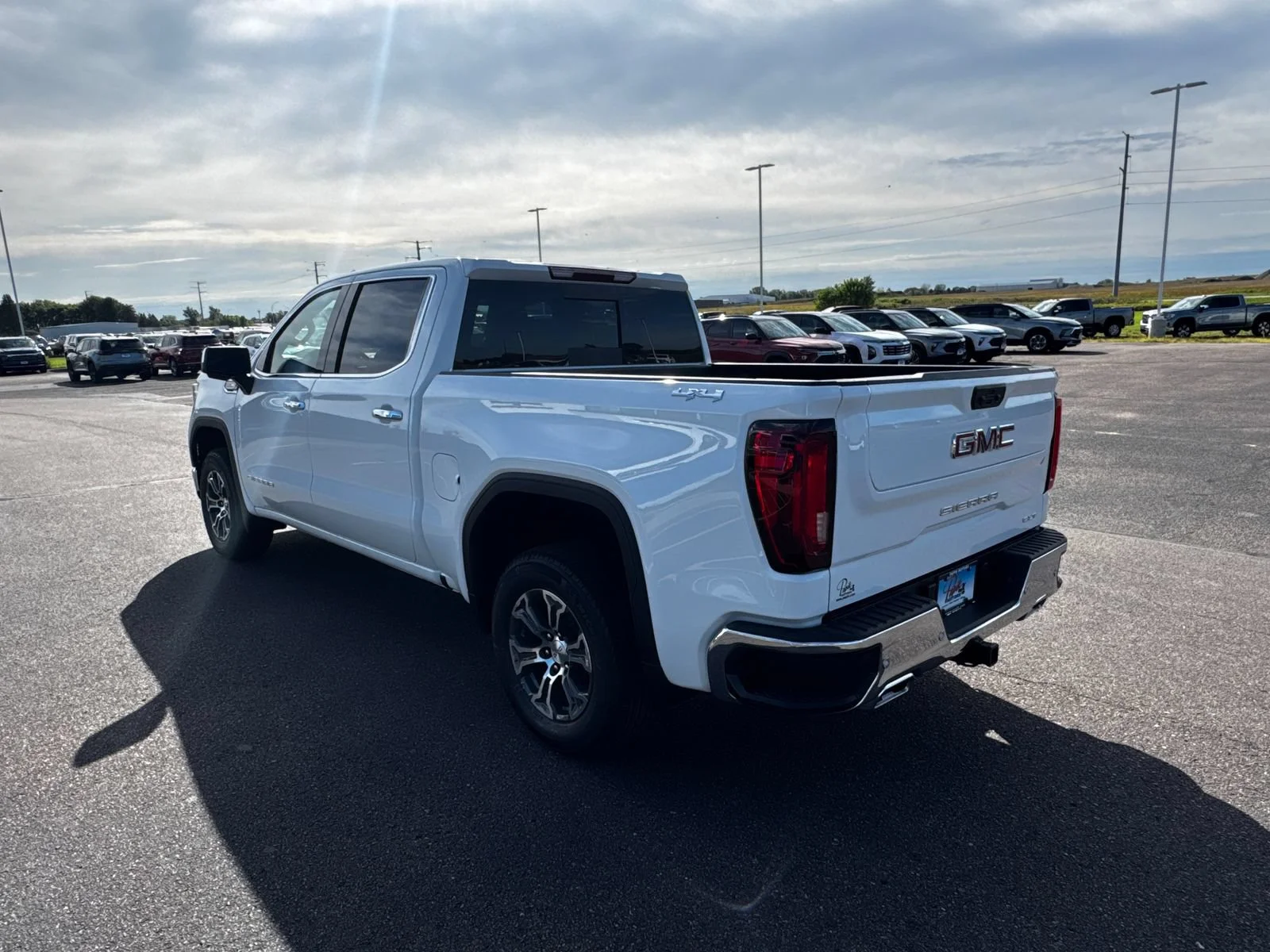 2026 GMC Sierra 1500 SLT - Photo 7