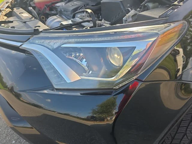 Used 2018 Black Toyota XLE image 32