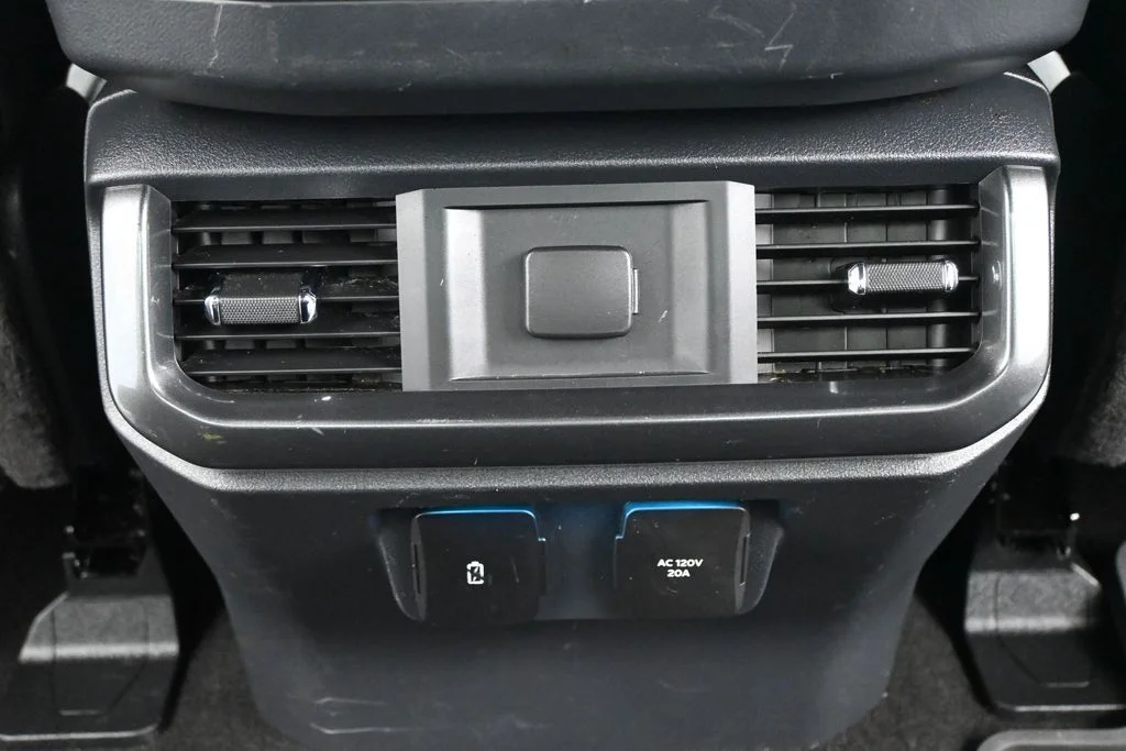 Used 2022 White Ford XLT image 20