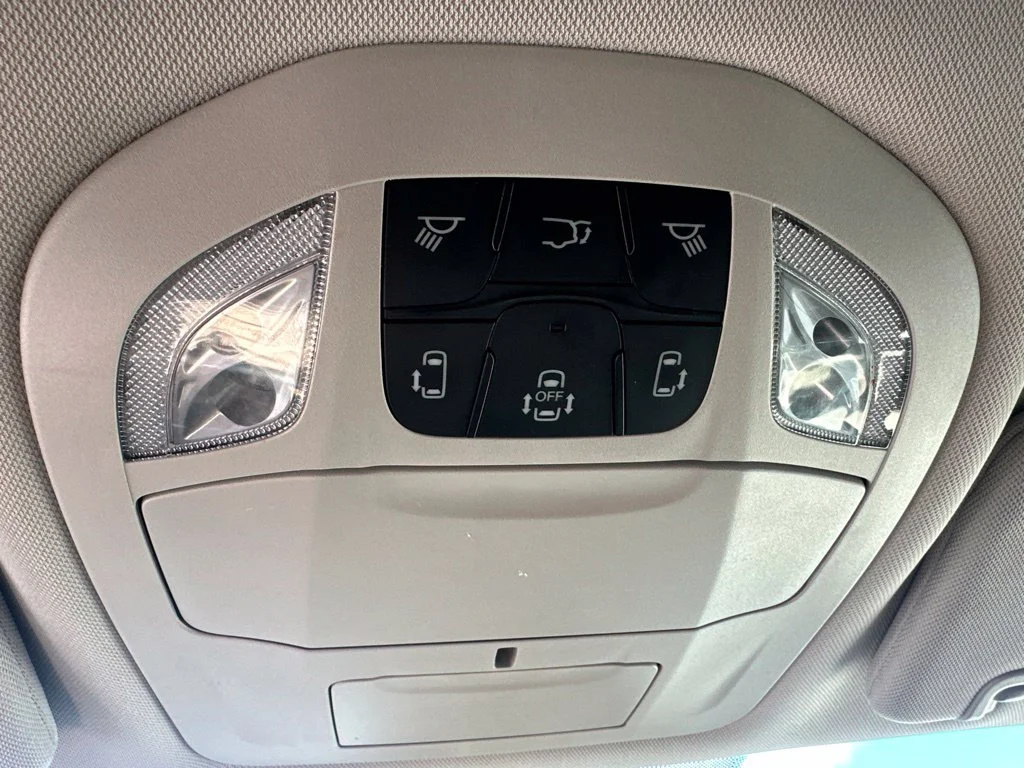 Used 2024 Silver Mist Clearcoat Chrysler Touring L image 24