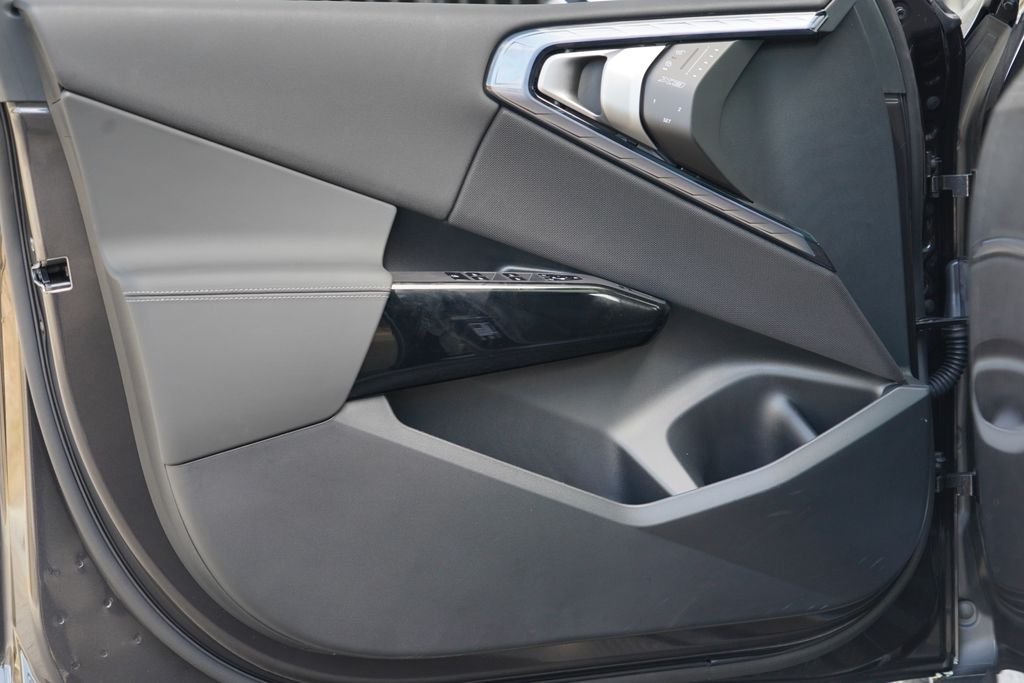 New 2026 Dark Graphite Metallic BMW 30 xDrive image 8