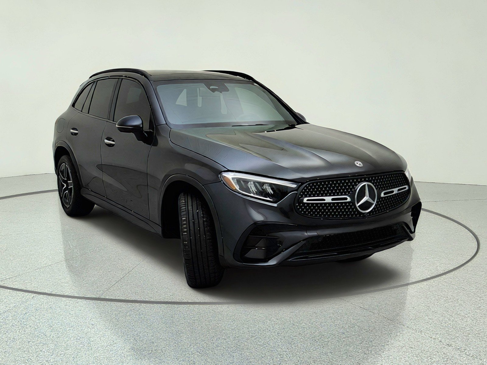 Certified Used 2024 Graphite Grey Metallic Mercedes-Benz GLC 300 image 4