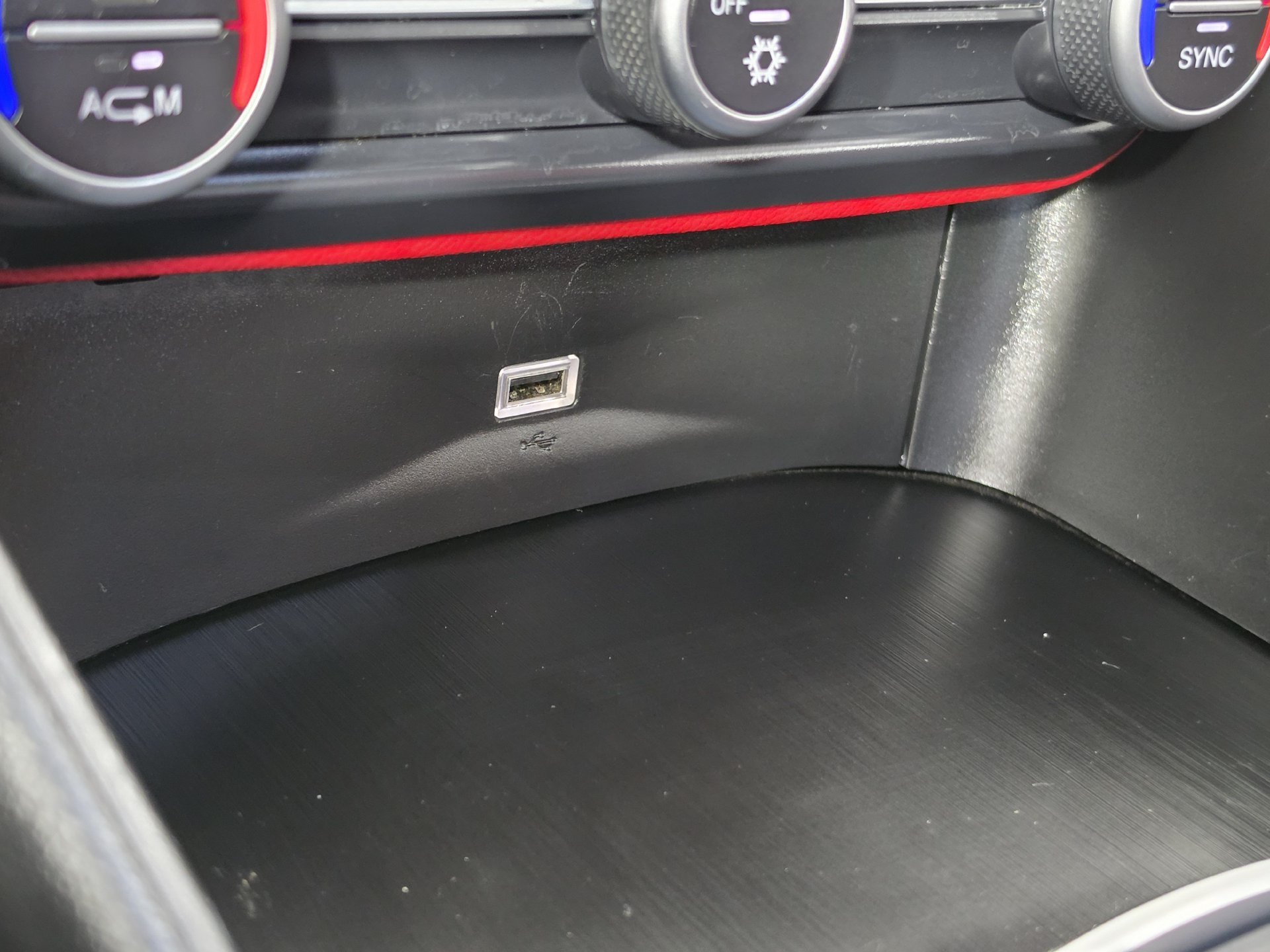 2017 Alfa Romeo Giulia Base - Photo 18