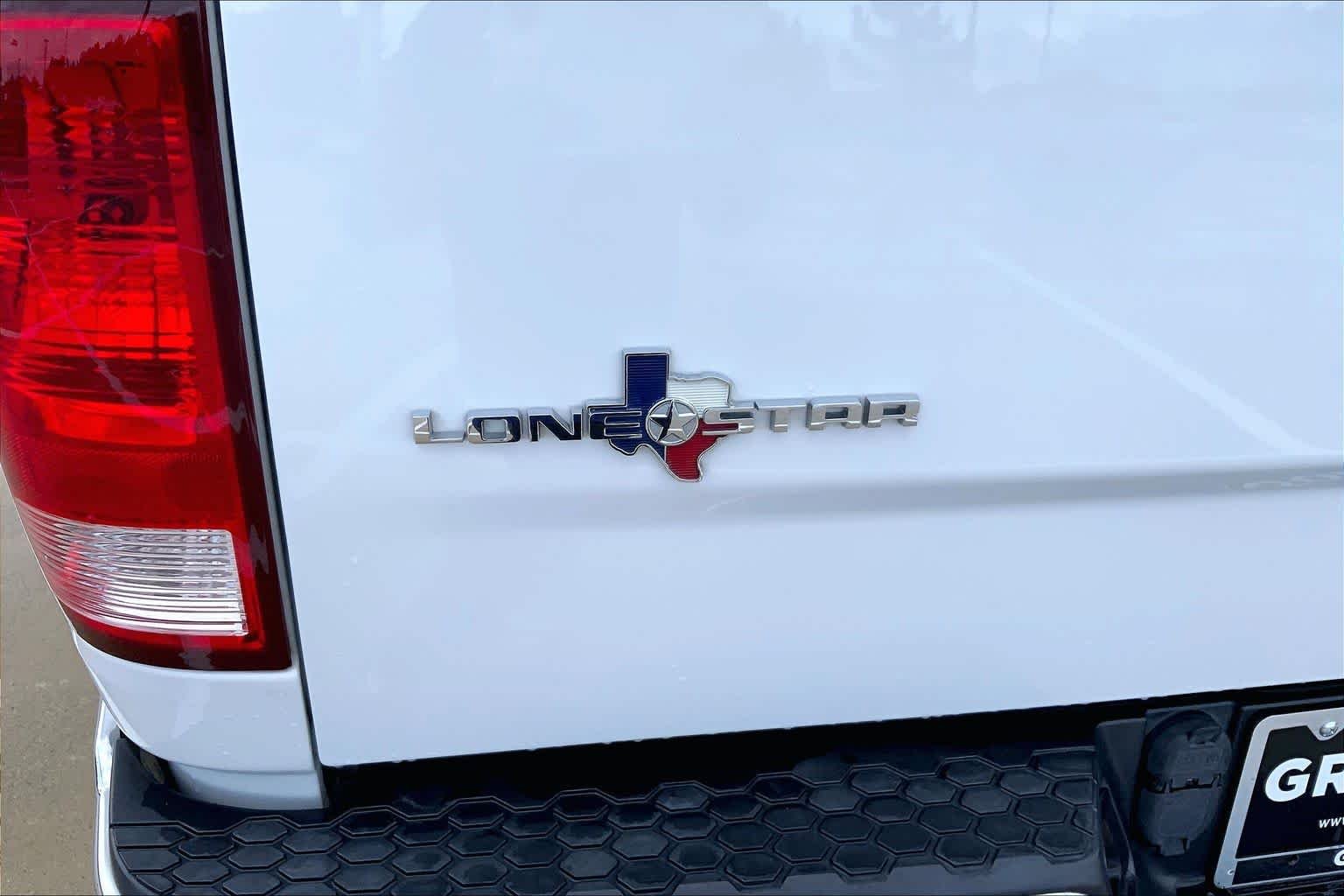 Used 2018 Bright White Clearcoat Ram Lone Star Silver image 28