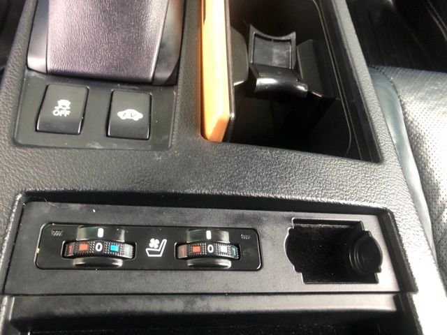 Used 2015 Gray Pearl Lexus 450h image 33