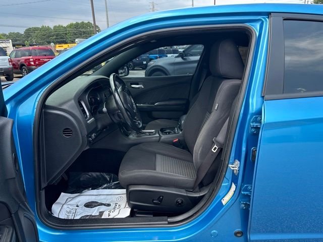 Used 2019 B5 Blue Pearlcoat Dodge SXT image 12