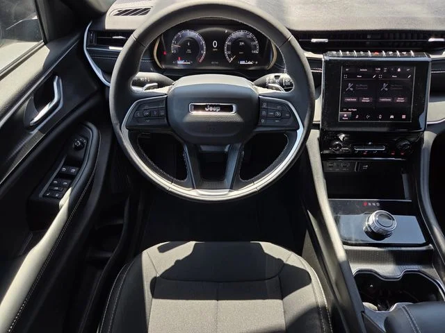 Used 2025 Gray Jeep Laredo X image 13