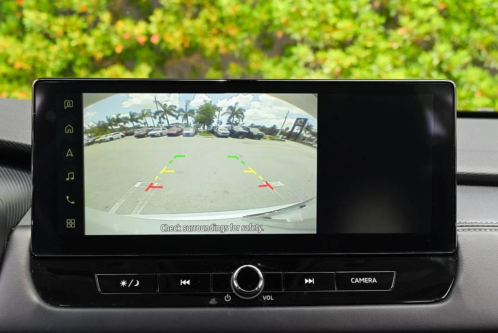 Used 2025  Mitsubishi ES image 23