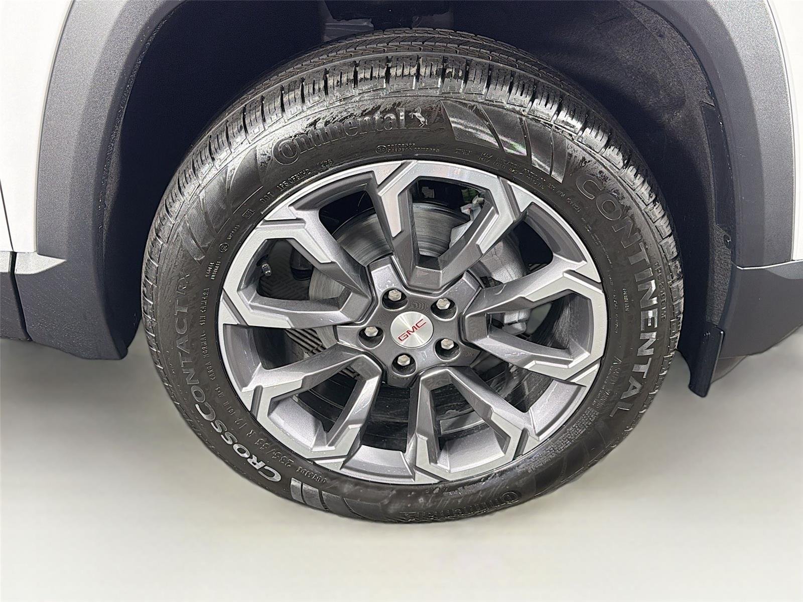 New 2026 Summit White GMC Elevation image 37