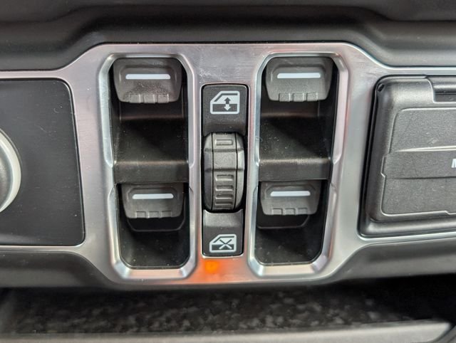 Used 2025 Gray Jeep Sahara 4xe image 19