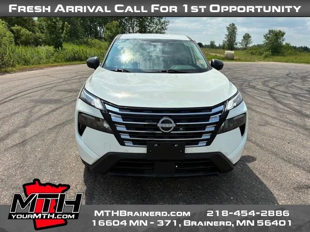Used 2024 White Nissan S image 3