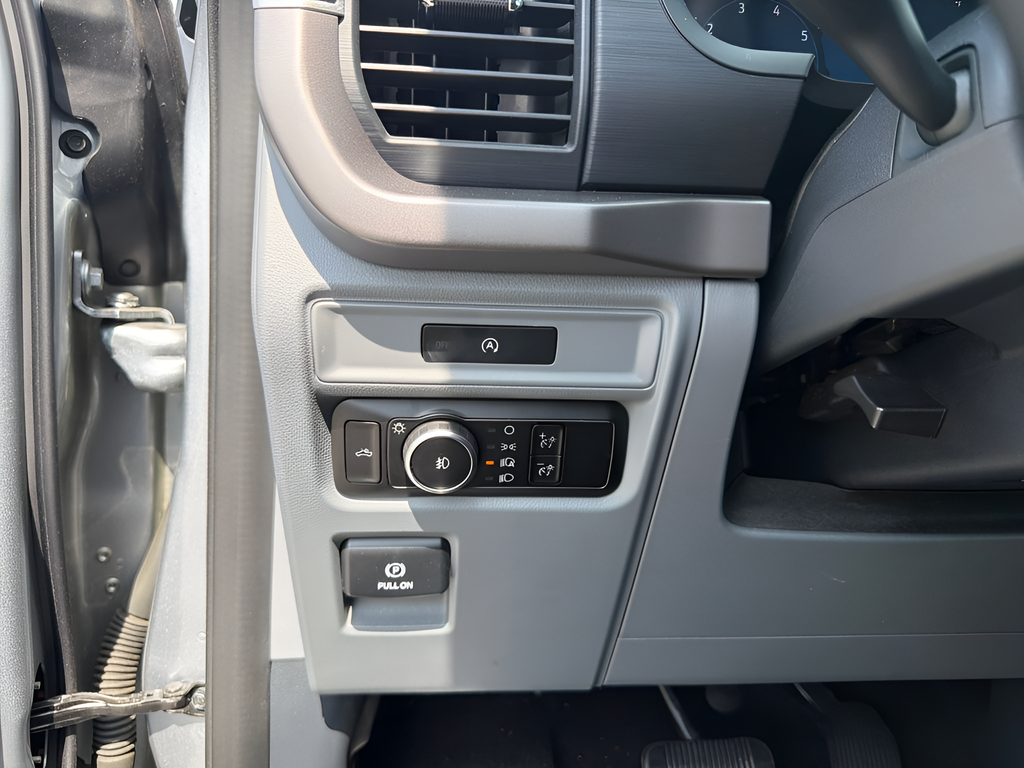 Used 2025 Silver Ford XLT image 29
