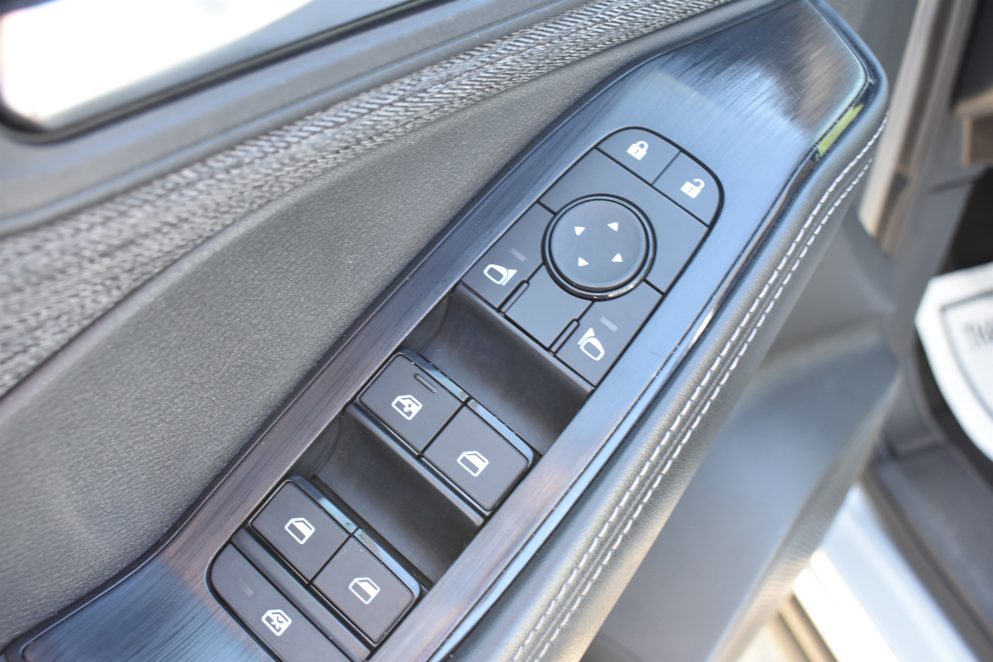 2023 Nissan Rogue SV - Photo 12