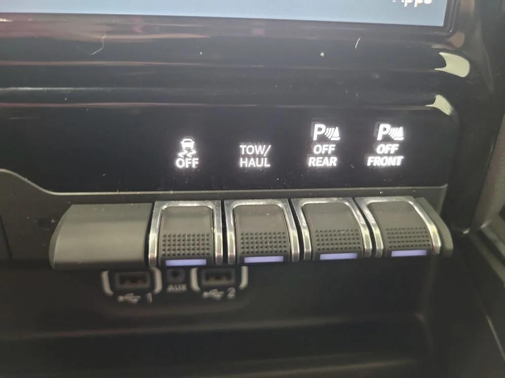 Used 2023 White Ram Laramie image 40