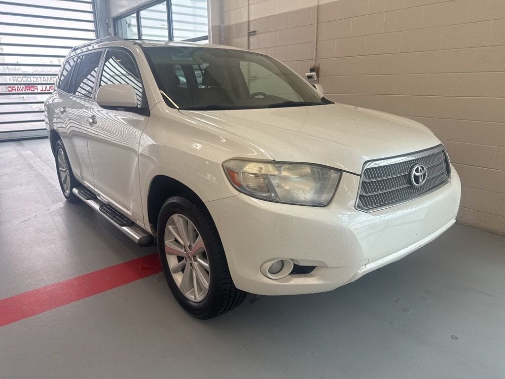 Used 2010  Toyota Limited image 3