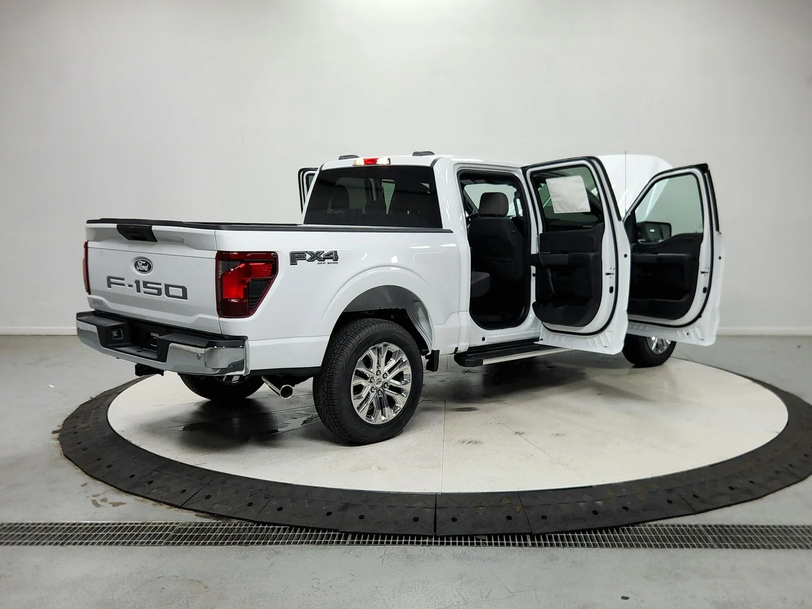 New 2026 White Ford XLT image 16