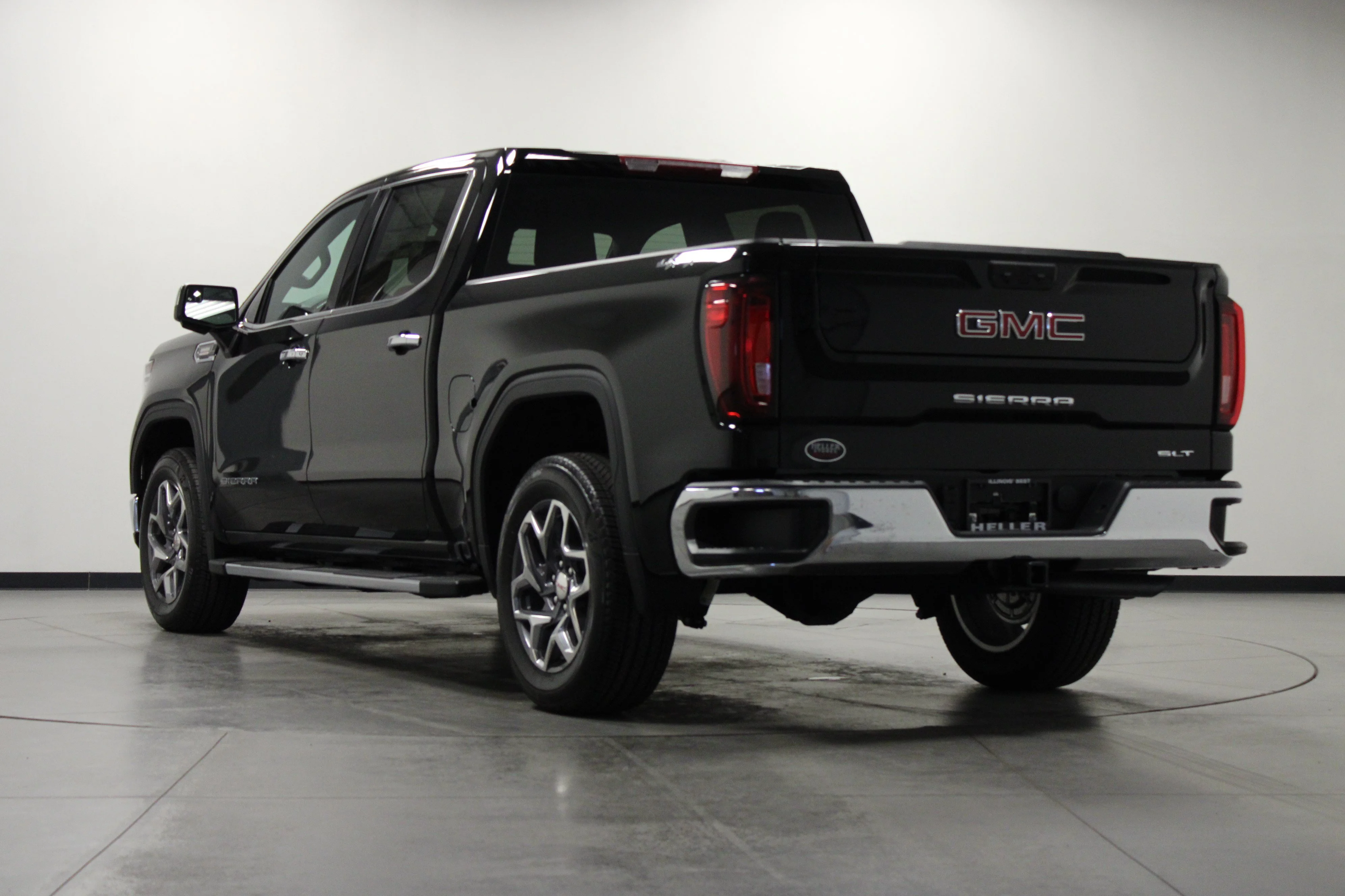 New 2026 Onyx Black GMC SLT image 6