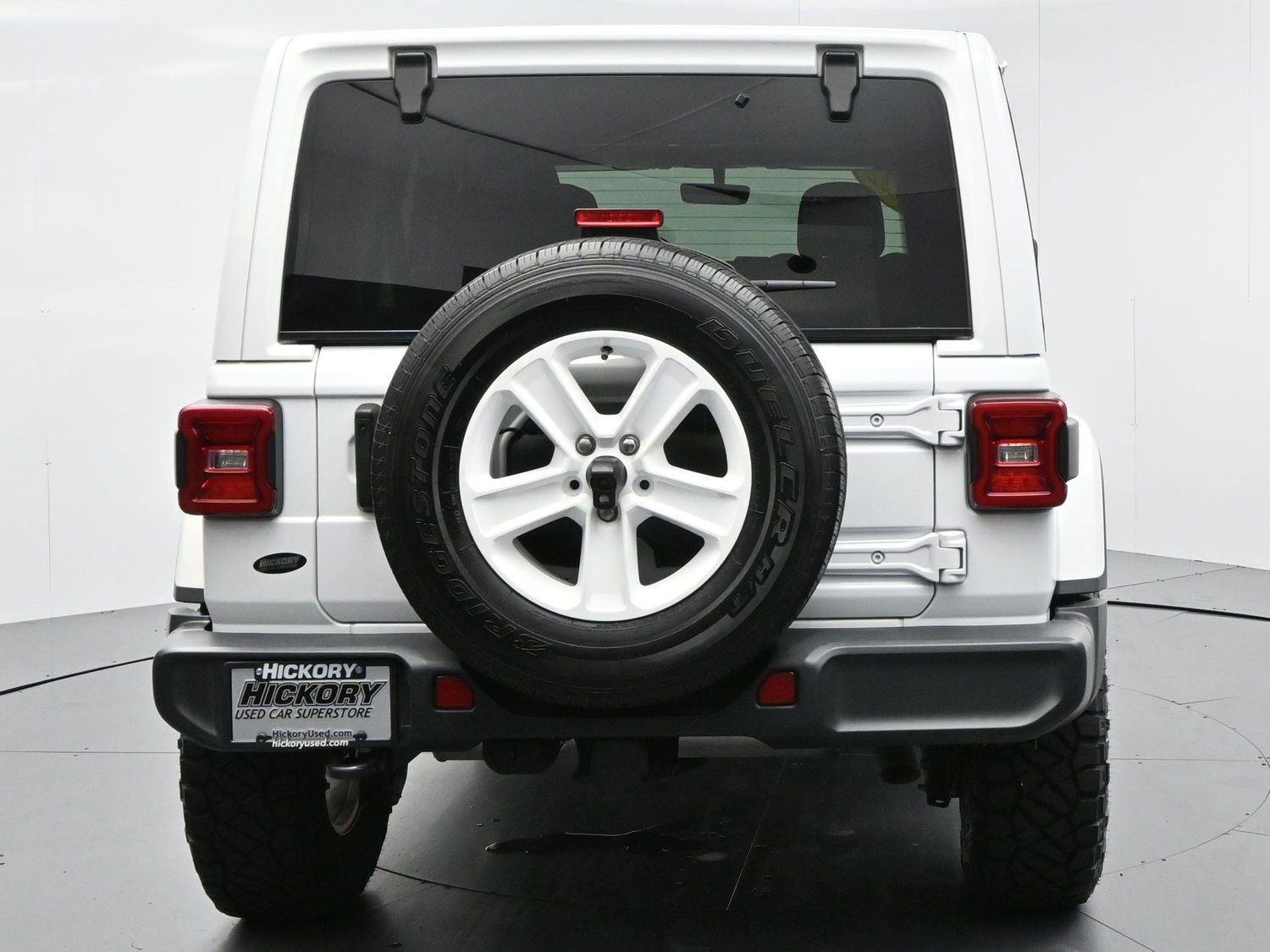 Used 2022 Bright White Clearcoat Jeep Unlimited Sahara image 6