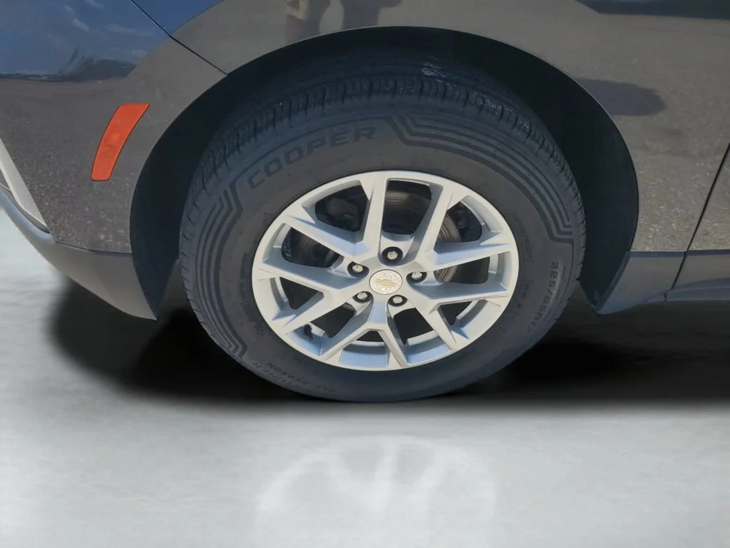 Used 2023 IRON GRAY METALLIC Chevrolet LT image 26