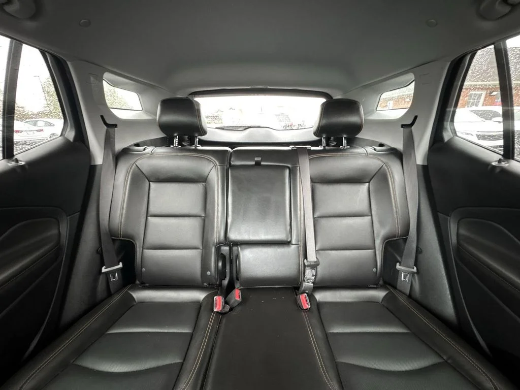 Used 2021 Silver GMC SLT image 22