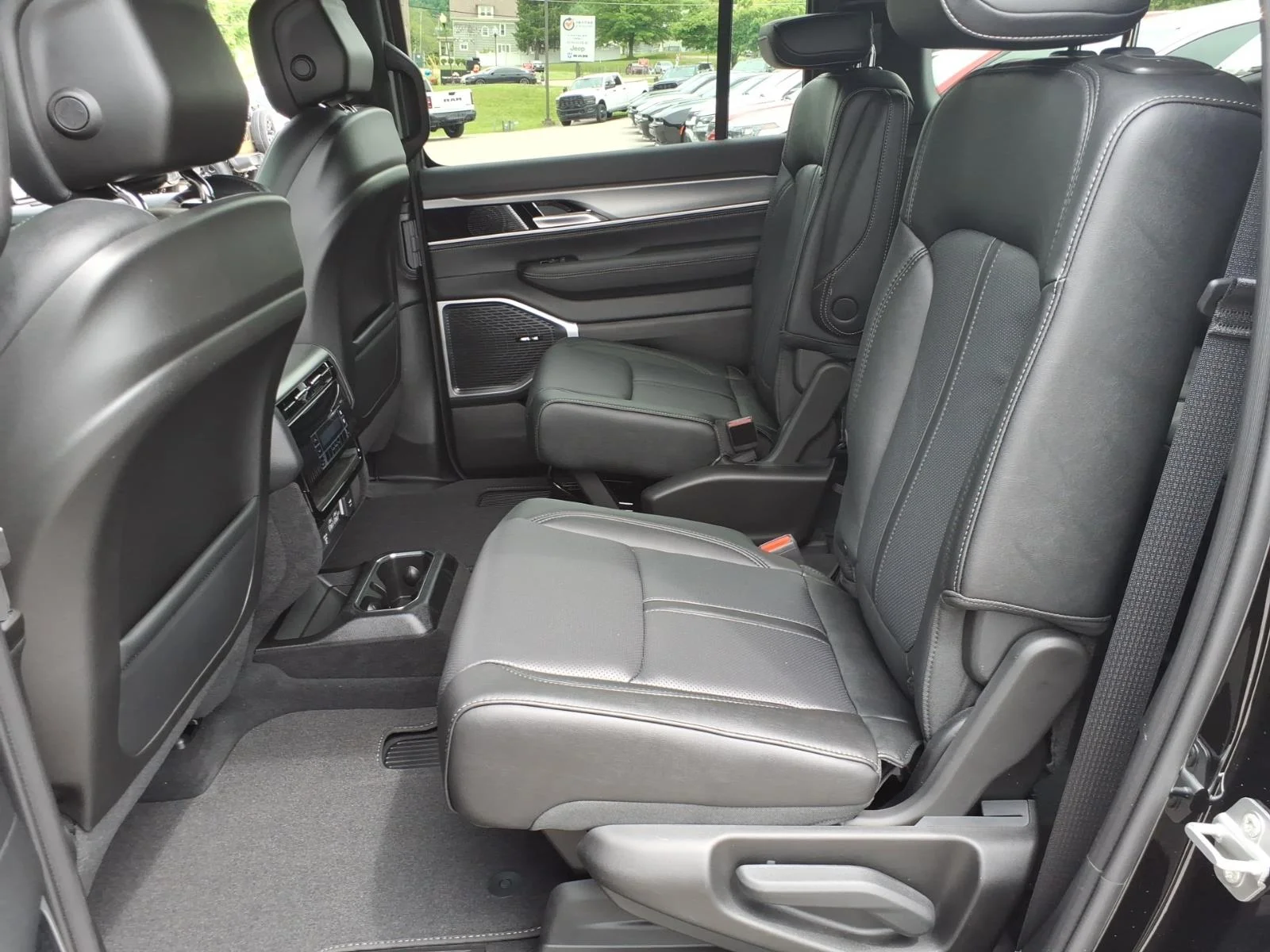 New 2026 High Gloss Black Jeep Limited Altitude image 5