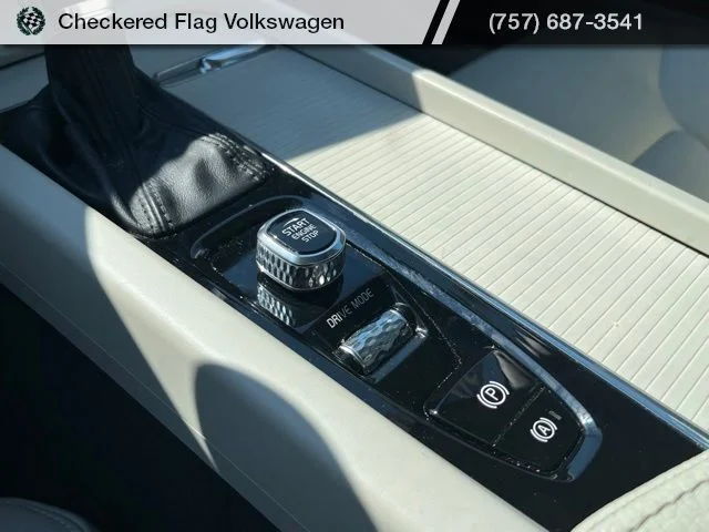 Used 2020 Birch Light Metallic Volvo T5 Momentum image 43