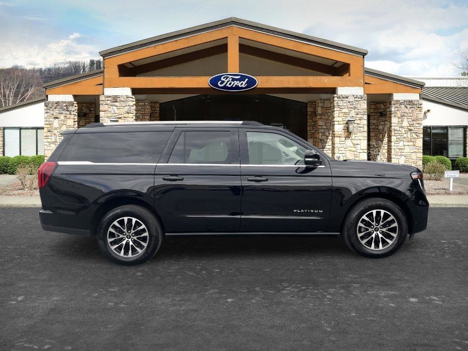 Used 2025 Black Metallic Ford Platinum image 4