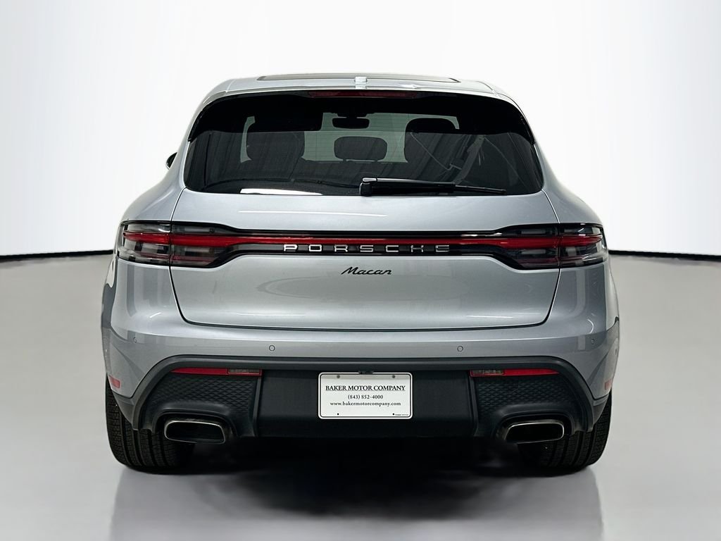 Used 2025  Porsche  image 10
