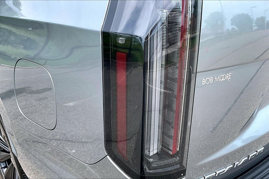 Certified Used 2025 Silver Cadillac V-Series image 33