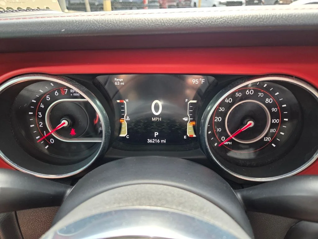 Used 2018 White Jeep Unlimited Rubicon image 31
