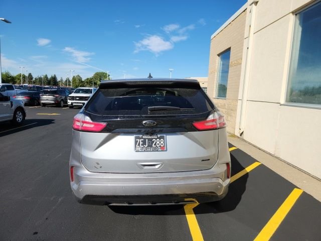 Used 2023 Silver Ford SE image 3