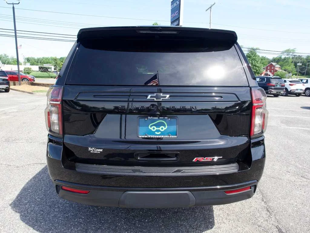 2023 Chevrolet Suburban RST - Photo 7
