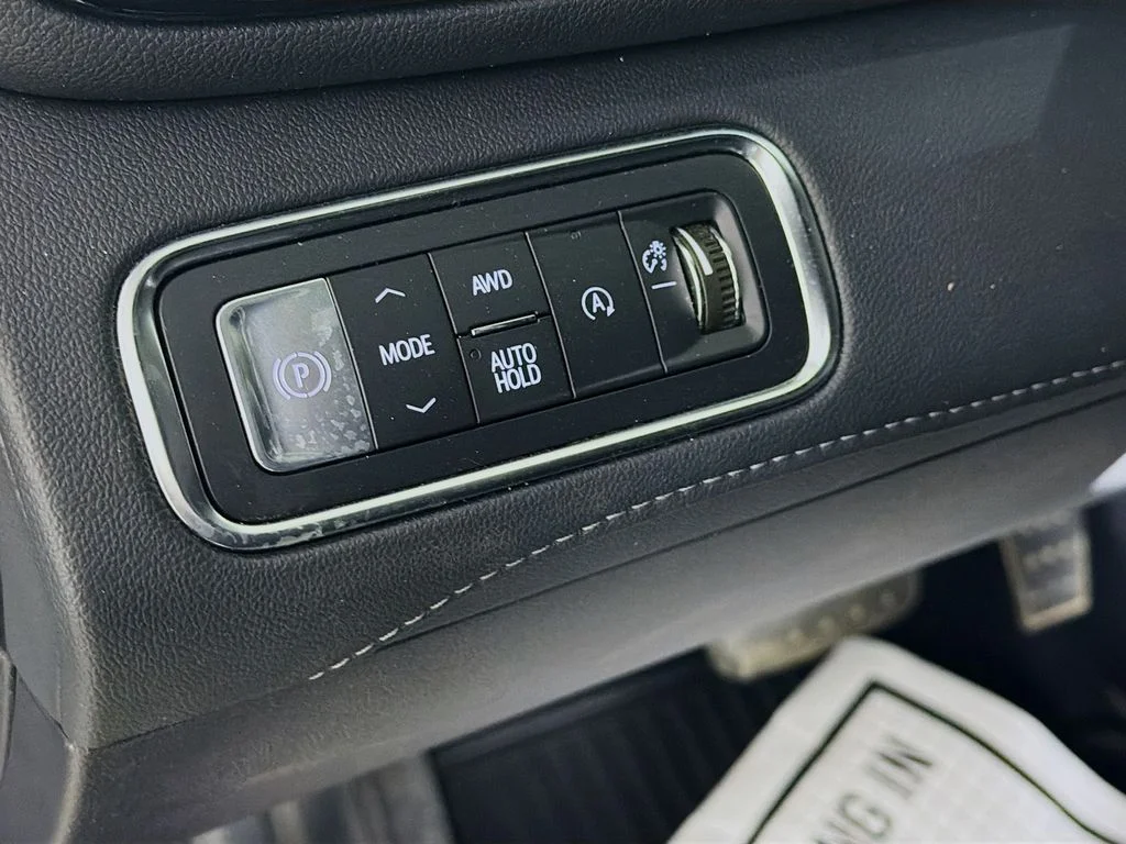 Used 2026 Gray Buick Avenir image 11