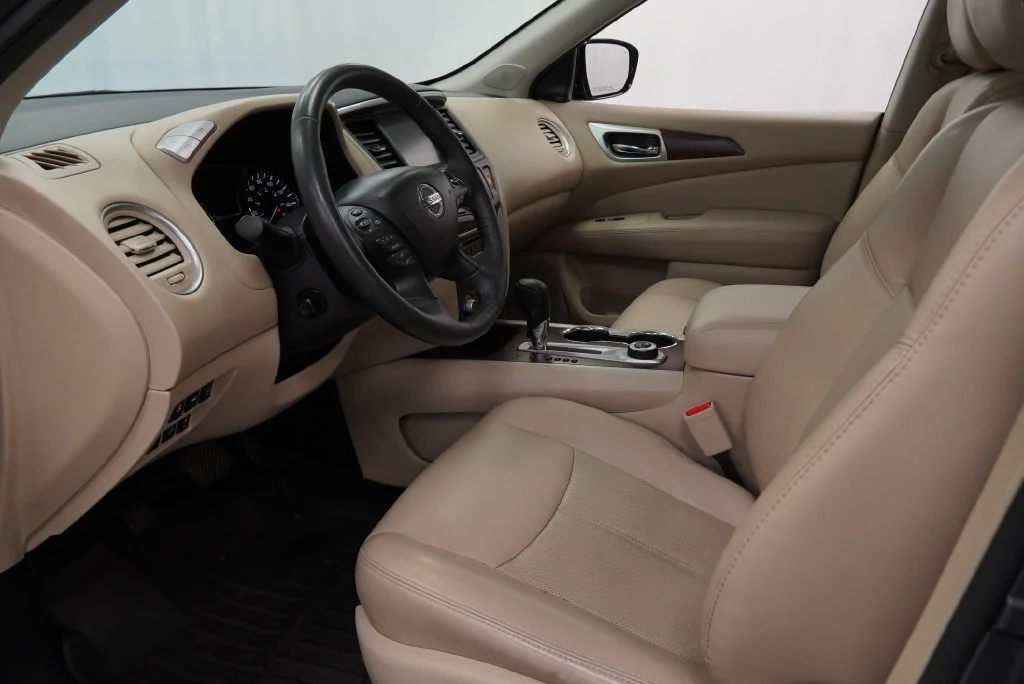 Used 2017 Gun Metallic Nissan Platinum image 20