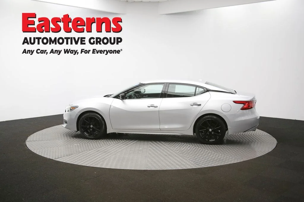 Used 2018 Silver Nissan 3.5 S image 60