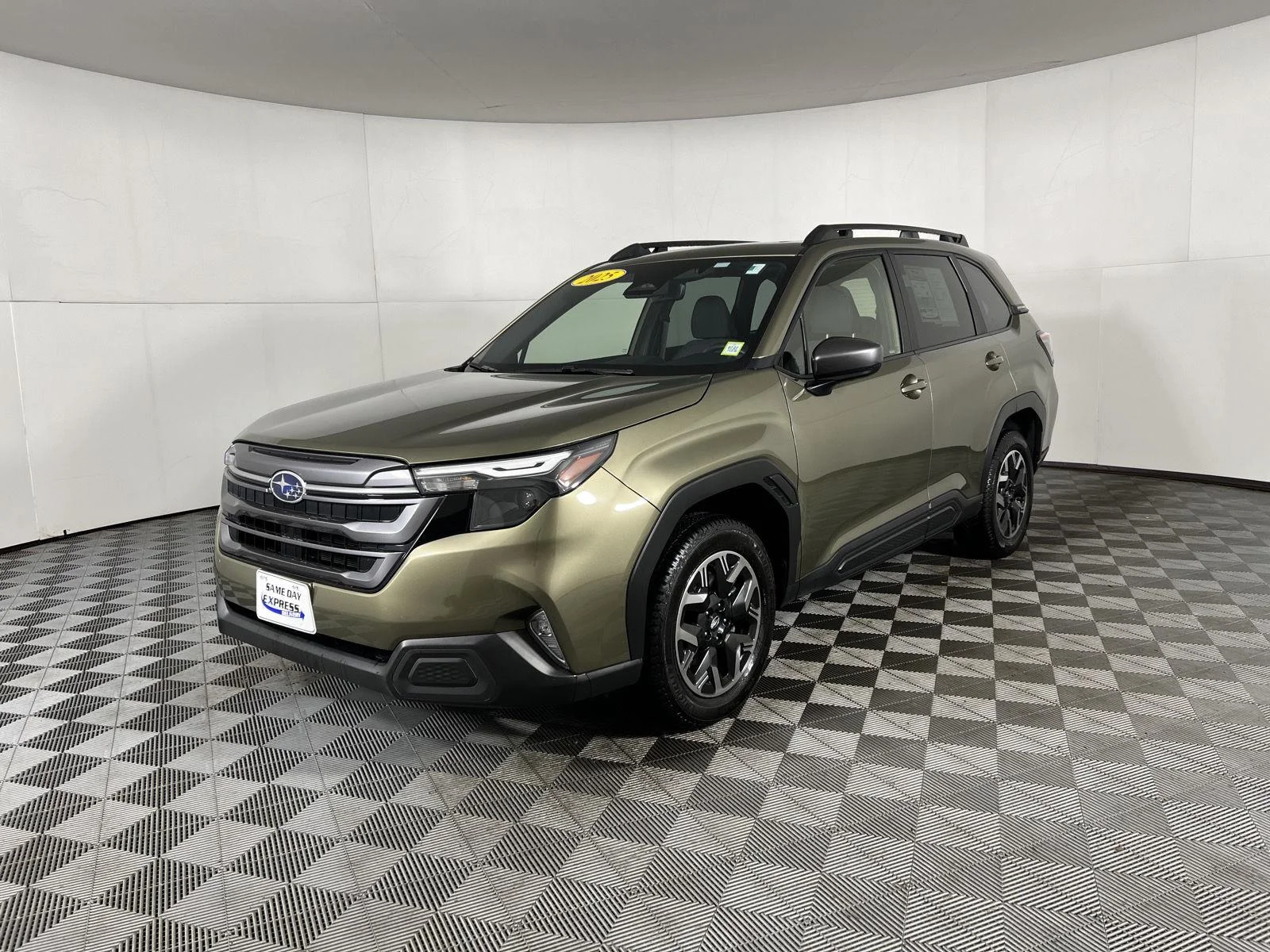 Used 2025 Autumn Green Metallic Subaru Premium image 19